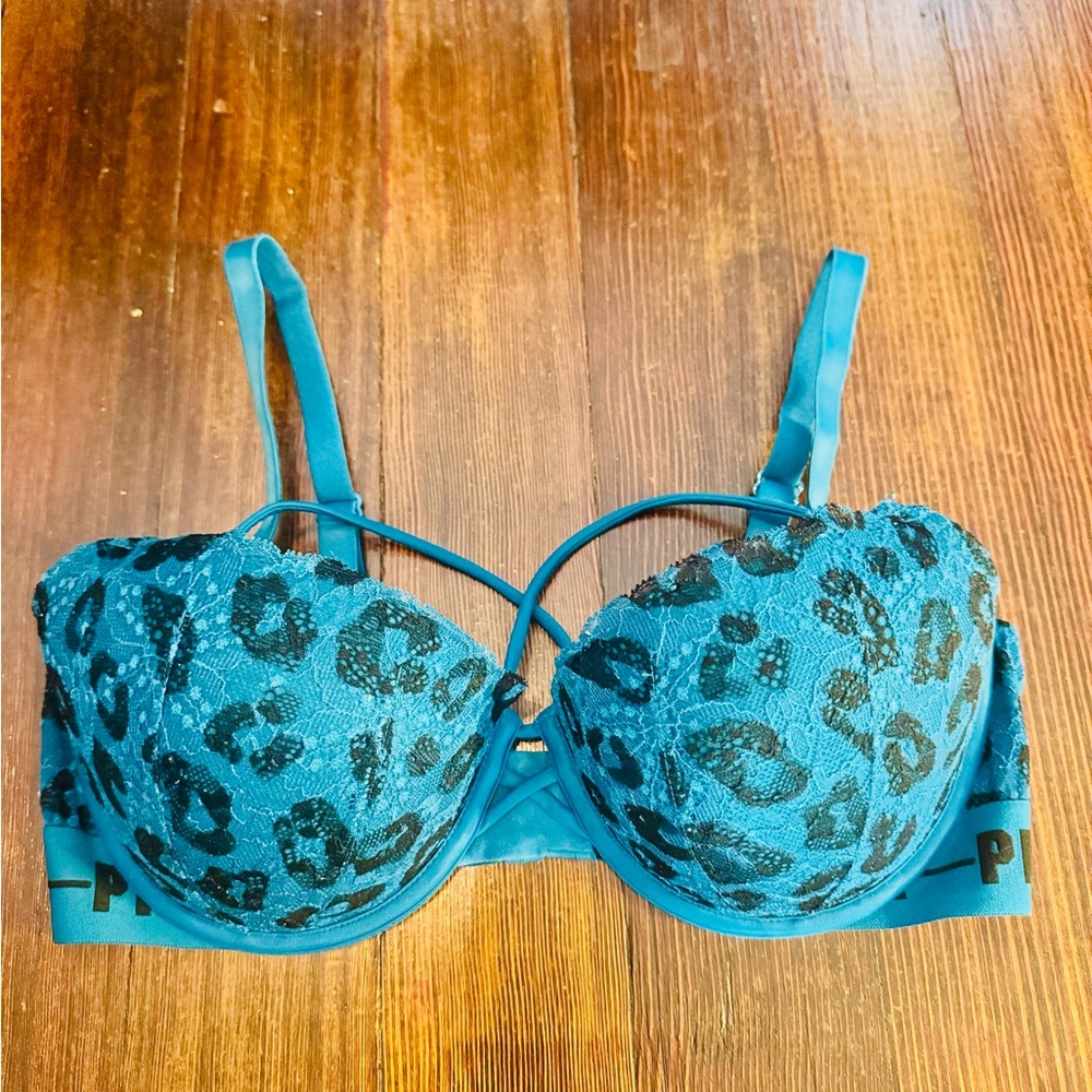 VICTORIA’S SECRET BRA. SIZE 36D.